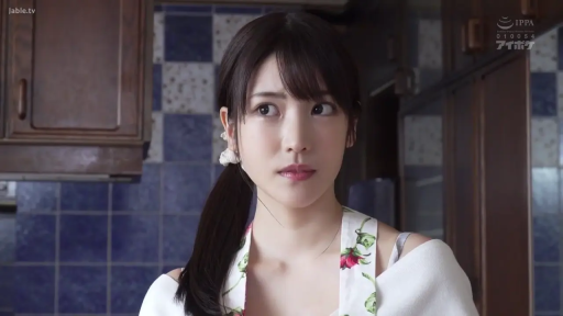 上半身特写 · 花纹围裙 · キッチン · 恥ずかしがり屋 · 围裙