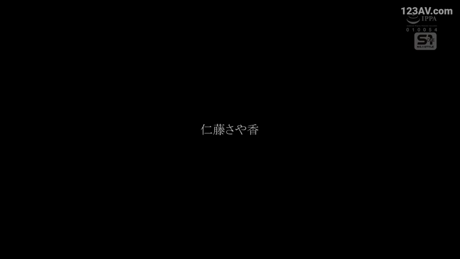 室内 · 坐姿 · 微笑 · 海报 · 黑色比基尼 · 赛车女郎 · 海报拍摄