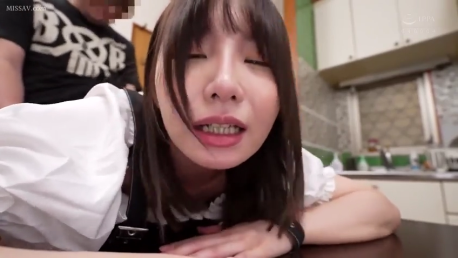 俯身 · 脸部特写 · 厨房 · 女仆装