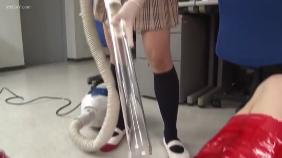 办公室 · 站立 · 腿部 · JK制服 · 束缚 · 吸尘器 · 未露出 · 吸尘器玩法