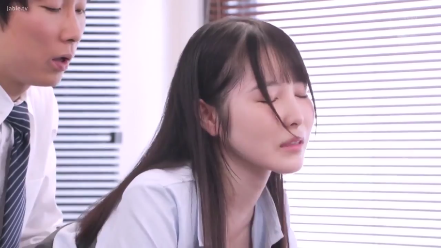 性交 · 办公室 · 迷离 · 面部特写 · 职业装 · 百叶窗 · 日本AV · 从后方