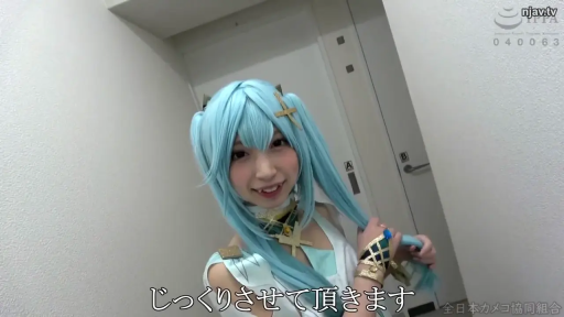 脸部特写 · 俏皮 · 日语字幕 · 室内走廊 · 动漫角色扮演服 · 二次元饰品