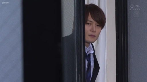 室内 · 半身 · 西装