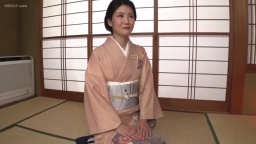 和室 · 端庄 · 上半身特写 · 腰带