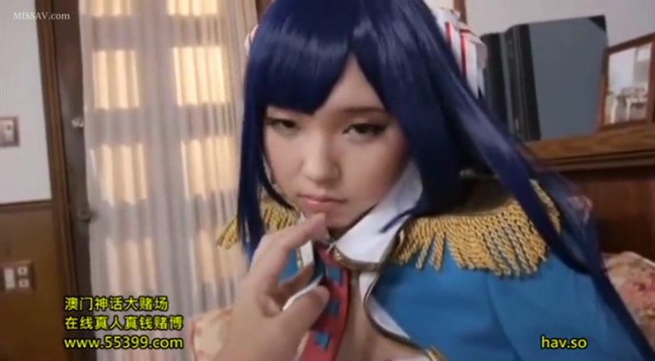 锁骨特写 · 欲求不满 · 室内卧室 · 带肩章演出服 · 动漫装饰