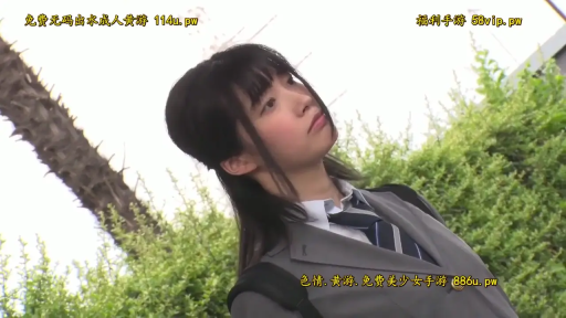 站立 · 半身 · 凝视 · 户外 · 冷淡 · 书包 · 黑发 · 西装制服