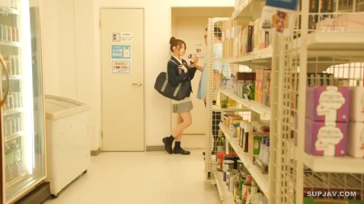 站立 · 全景 · 自然 · 挎包 · JK制服 · 便利店 · 搭讪 · 日本