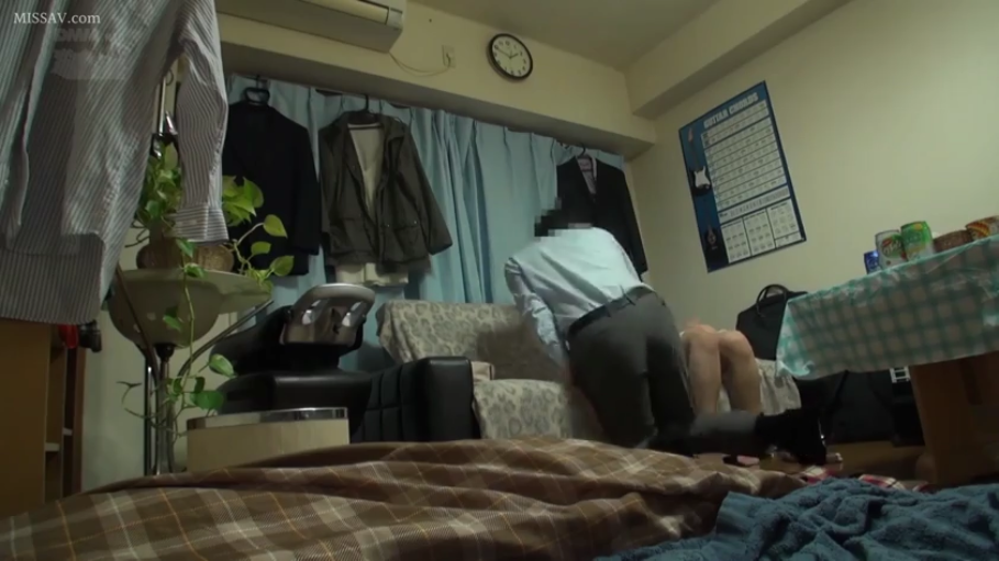 室内 · 性行为 · 沙发 · 跪姿 · 模糊 · 正装