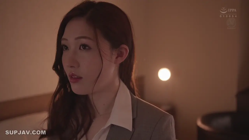 室内 · 脸部特写 · 职业装