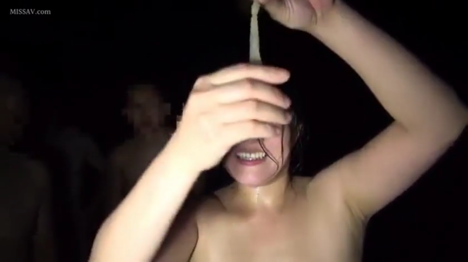 拉丝精液特写 · 裸体 · 狂野 · 精液拉丝 · 户外暗处 · 射精后的余波