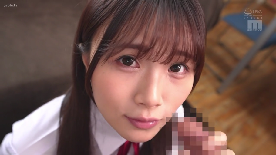 室内 · 校服 · 脸部特写 · 仰视 · 准备口交