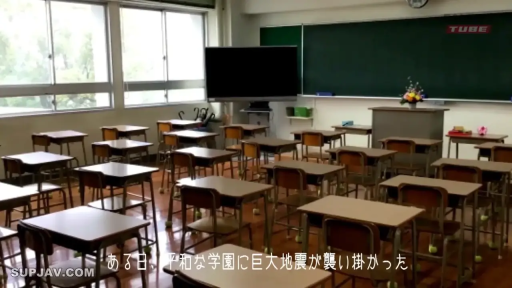 教室 · 远景 · 课桌椅 · 空无一人