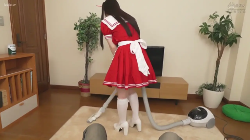 全身 · 弯腰 · 客厅 · 红色女仆装 · 吸尘