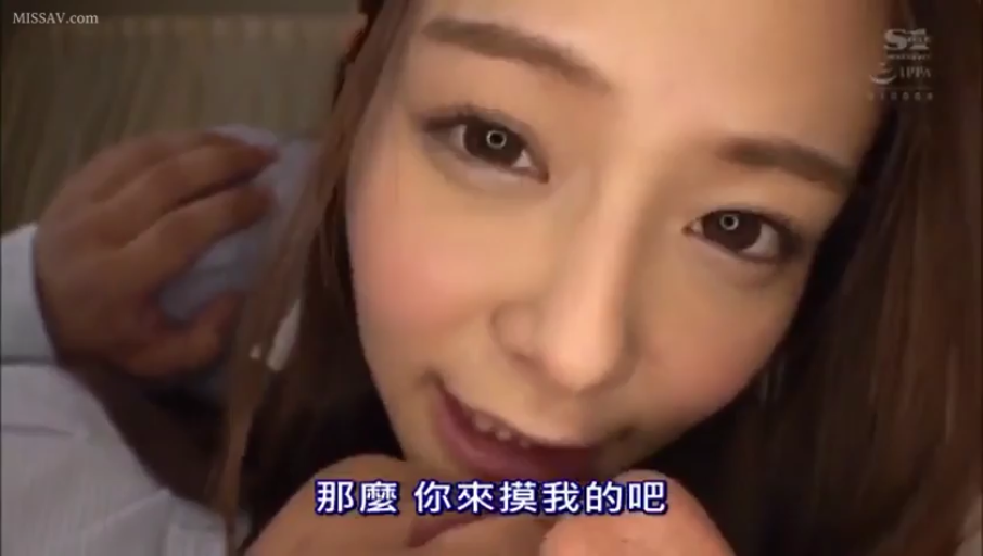 室内 · 脸部特写 · 衬衫 · 靠近