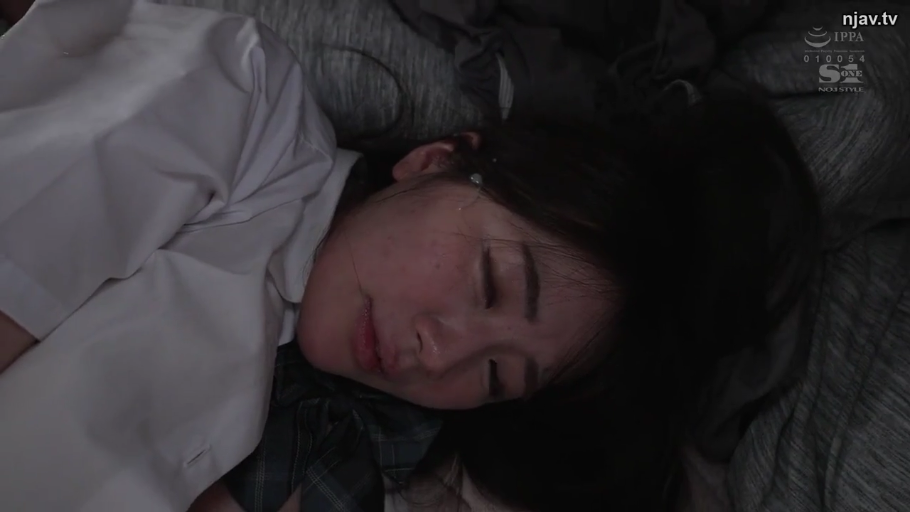 卧室 · 特写 · JK制服 · 侧卧