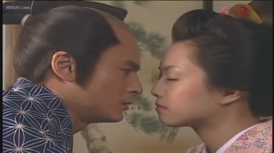 室内 · 脸部特写 · 面对面 · 和服