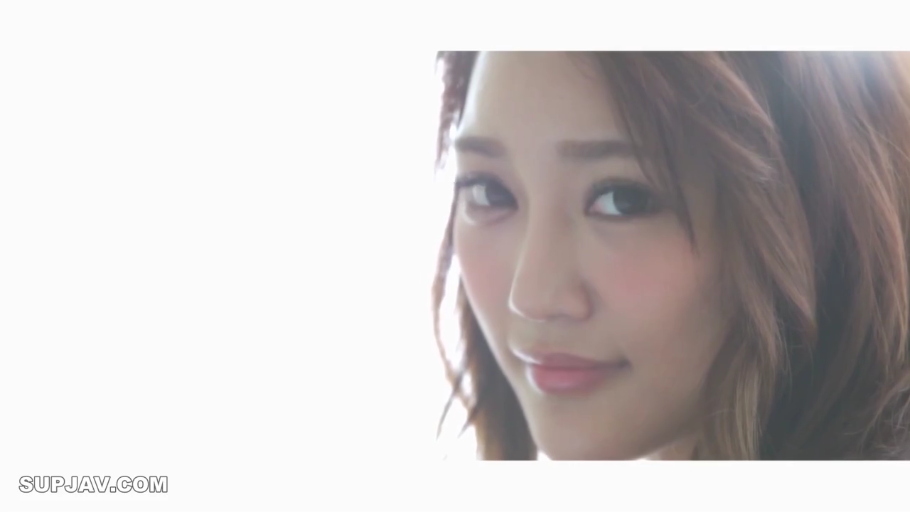 室内 · 面部特写 · 便装