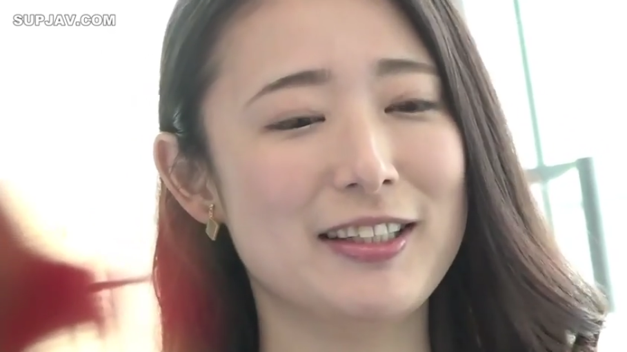 室内 · 五官特写 · 微笑 · 自然光