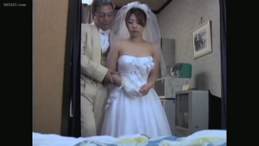 室内 · 站立 · 中景 · 婚纱