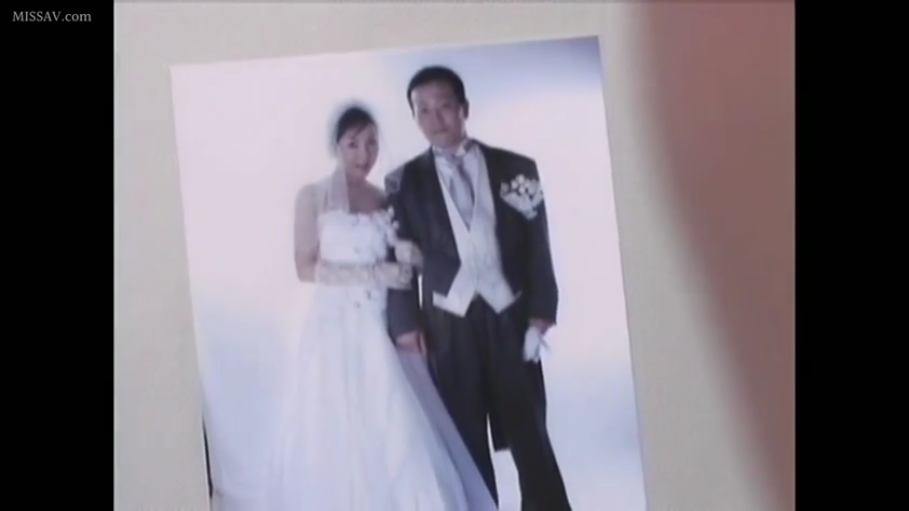 室内 · 庄重 · 白色婚纱 · 照片人像特写 · 婚纱照片 · 婚纱照