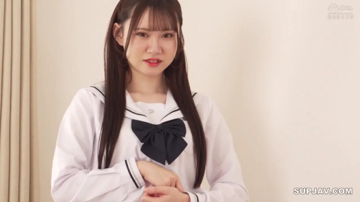 室内 · 纠结 · 面部特写 · 黑色蝴蝶结领结