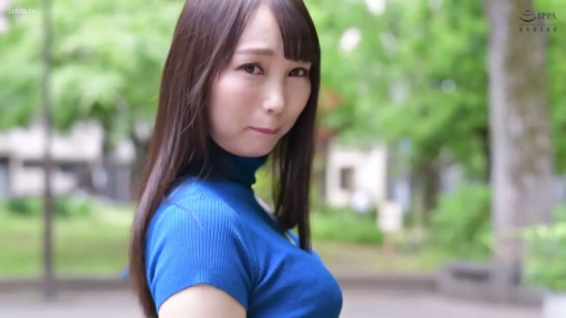 上半身特写 · 眼神诱惑 · 户外公园 · 蓝色高领紧身短袖针织衫