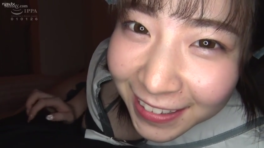 室内 · 俯身 · 脸部特写 · 微笑 · 对视 · 水手服 · POV