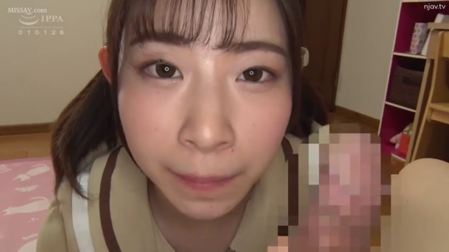 室内 · 俯身 · 脸部特写 · 平静 · 制服 · 注视 · 双马尾 · 阳具