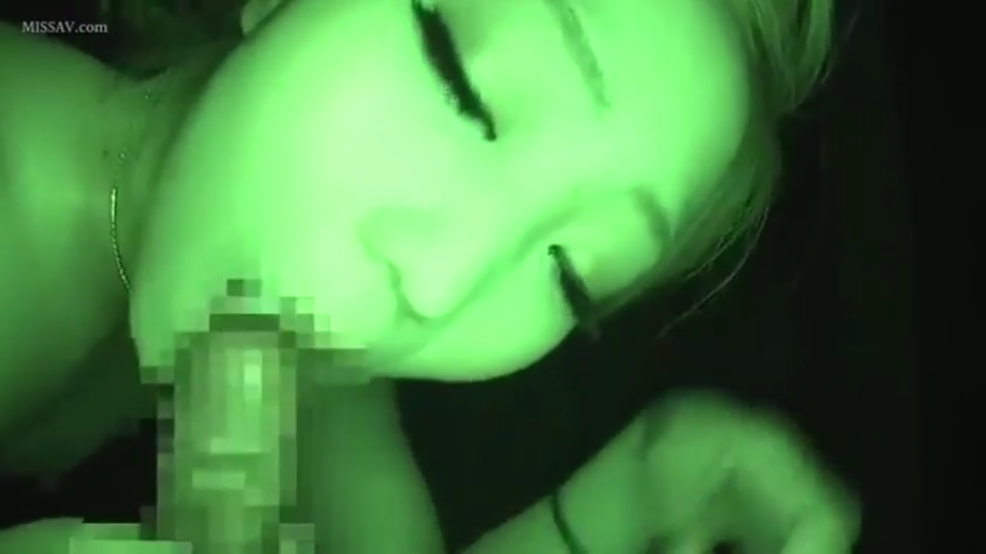 室内 · 俯身 · 脸部特写 · 全裸 · 口交 · 闭眼