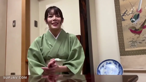坐姿 · 交谈 · 和室 · 微笑 · 半身 · 和服 · 日式风格 · 挂轴