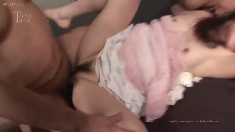 室内 · 性交 · 无码 · 下体 · 粉色褶皱上衣 · 仰卧架腿