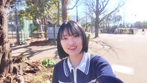 脸部特写 · 针织衫 · 公园