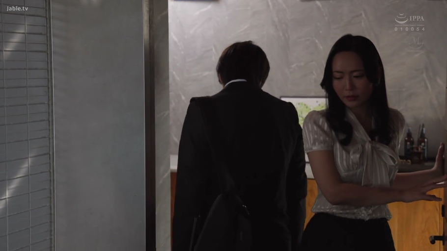 室内 · 站立 · OL装 · 中景