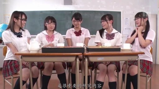 Classroom · Bow tie · 交谈 · 红格子百褶裙 · 日本校园场景