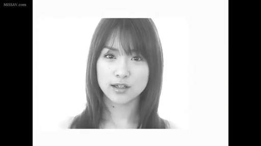 脸部特写 · 诱惑 · 白色背景 · 正面 · 吊带 · 直视 · 黑白