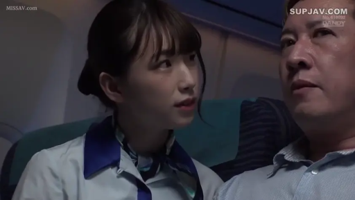 交谈 · 脸部特写 · 剧情 · 认真 · 飞机座椅 · 空姐制服 · 飞机机舱 · 并排而坐