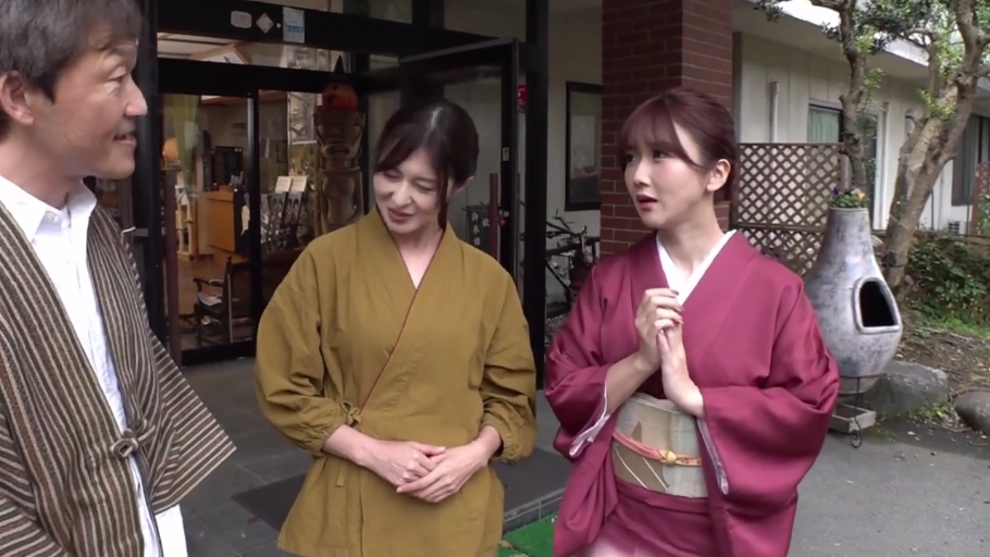 交谈 · 站立 · 自然 · 半身 · 剧情 · 和服 · 温泉旅馆