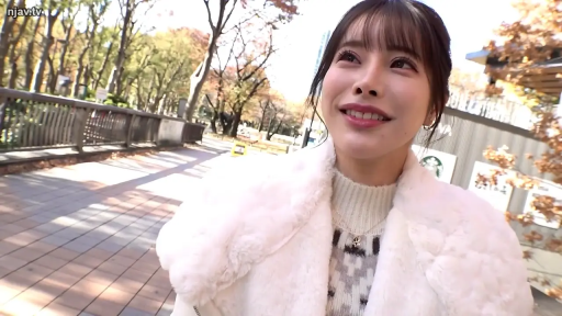 脸部特写 · 温柔 · 公园 · 针织高领毛衣
