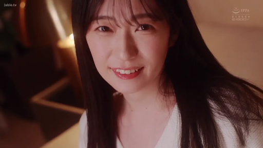 卧室 · 眼睛 · 清纯 · 白色上衣 · 柔光效果