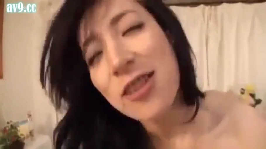 寝室 · 裸体 · 眼神涣散 · 面部表情特写 · 第一视角性交