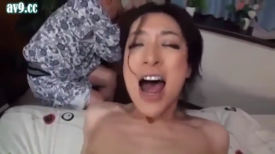 脸部特写 · 卧室 · 后入式 · 裸体 · 张嘴娇喘 · 汗水