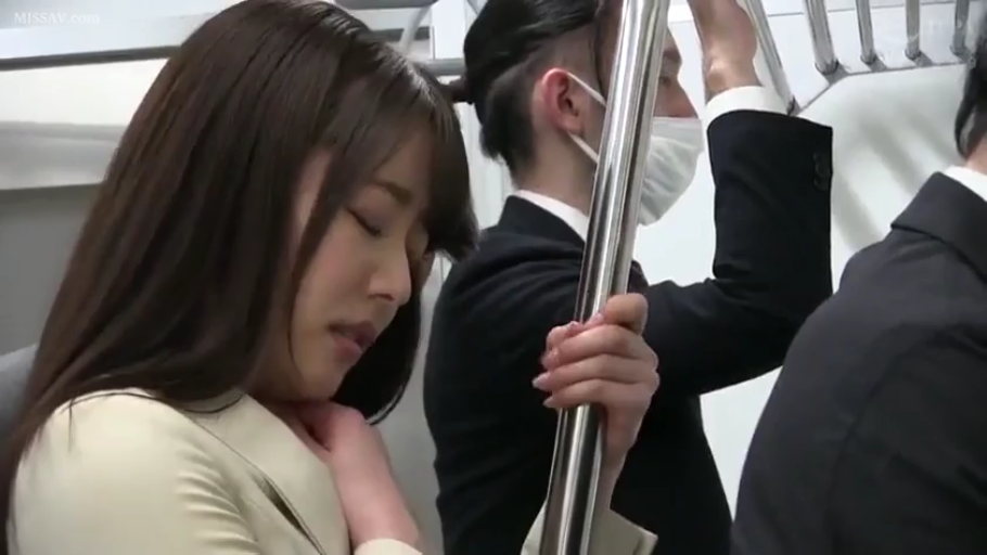 面部 · 站立 · 地铁 · OL套装