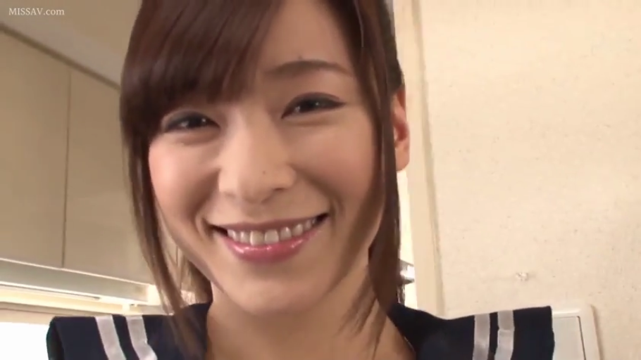 室内 · 脸部特写 · 微笑 · 对视 · 水手服 · 正面 · 亚洲女性