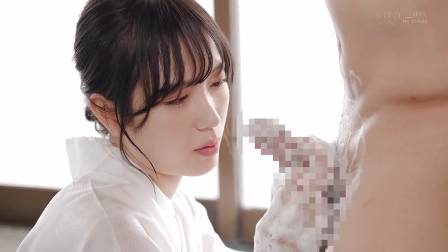 室内 · 俯身 · 专注 · 马赛克 · 面部特写 · 泡沫 · 手淫 · 白色和服