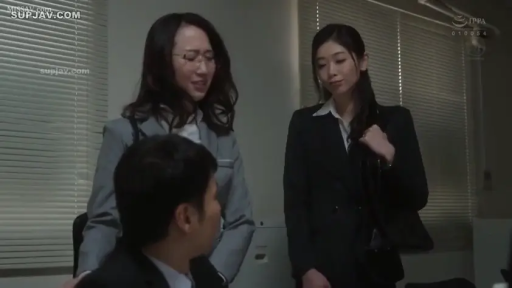 交谈 · 眼镜 · 办公室 · 站立 · 中景 · 职业装 · 职场 · 困扰