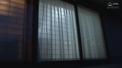 室内 · 光线昏暗