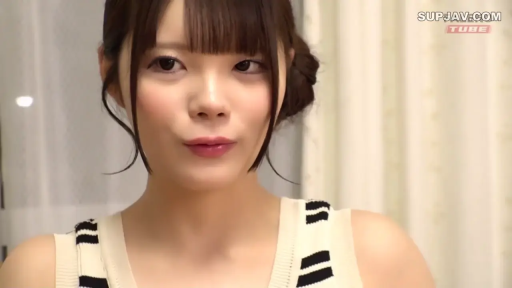 室内 · 脸部特写 · 站姿 · 平静 · 注视 · 窗帘 · 条纹背心 · 盘发