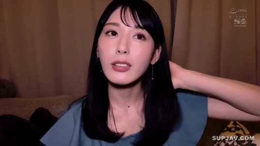 室内 · 脸部特写 · 蓝色上衣