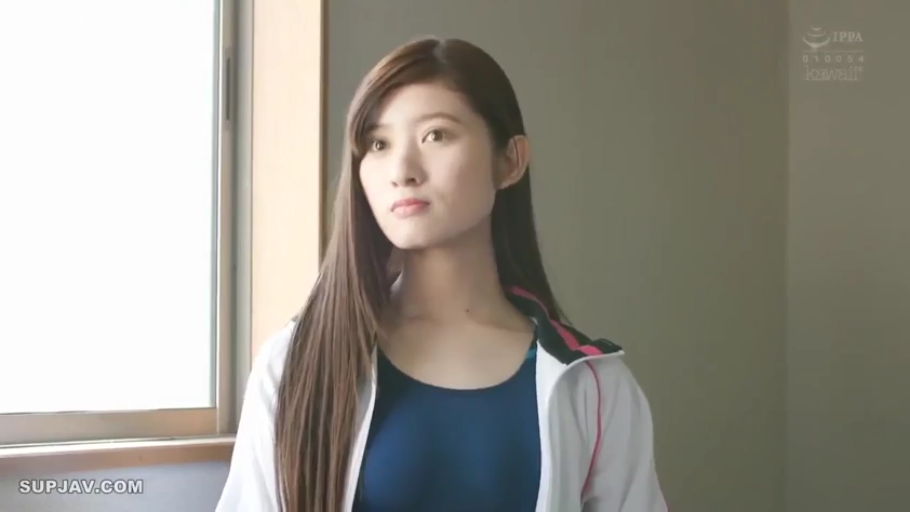 室内 · 站姿 · 注视 · 长发 · 死库水 · 冷静 · 半身像