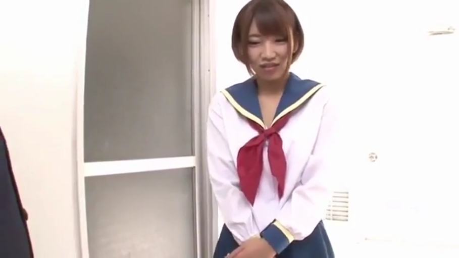 室内 · 羞涩 · 中景 · 站姿 · 面对镜头 · 水手服